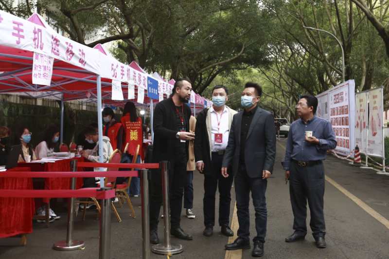 2020级萌新陆续到校，川轻化，未来可期！ 2.jpg