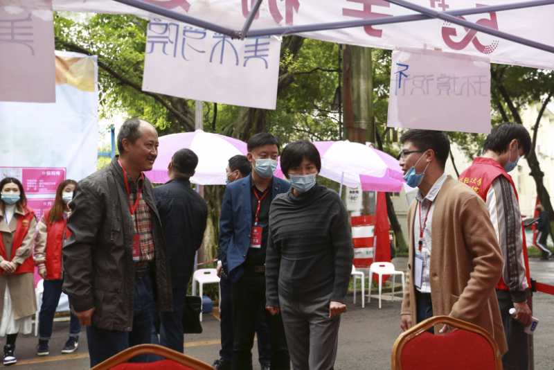 2020级萌新陆续到校，川轻化，未来可期！ 3.jpg
