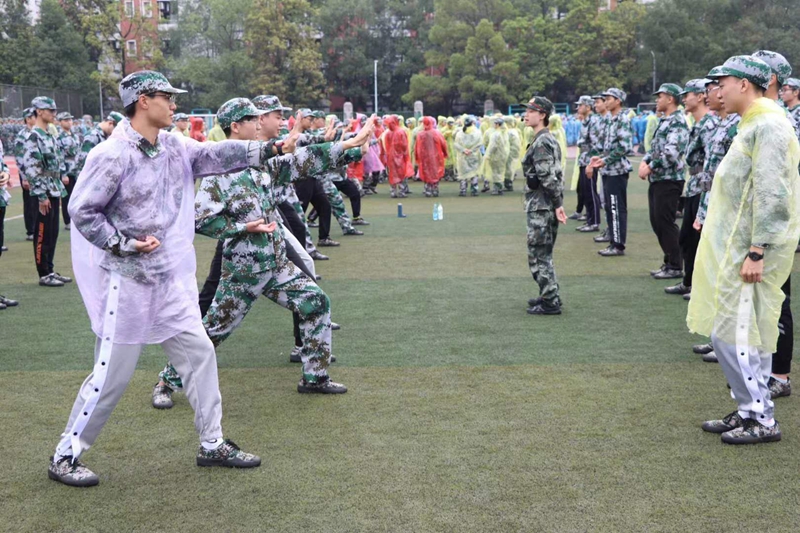2020级新生军训让人热血沸腾 2.jpg