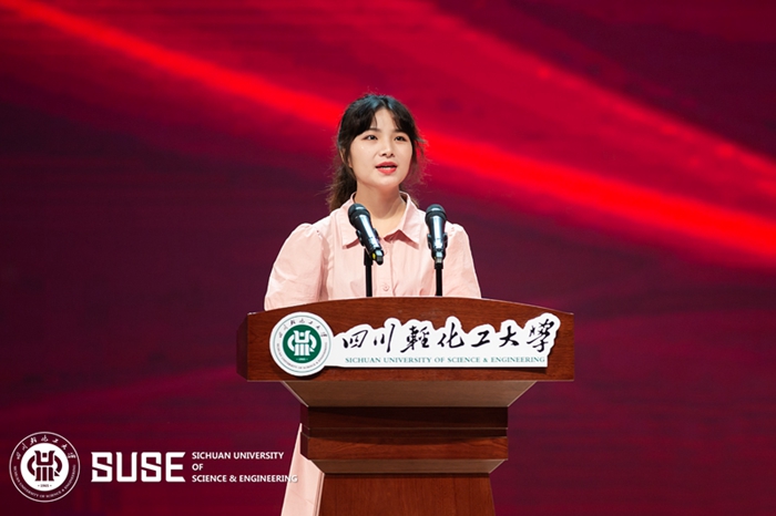 在校生代表.jpg